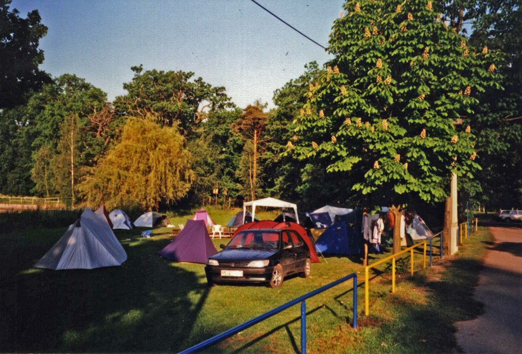 Zelte am Waldbad Pfingsten 99